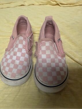 Vans Kids Slip-On Sneakers in Pink Checkerboard
